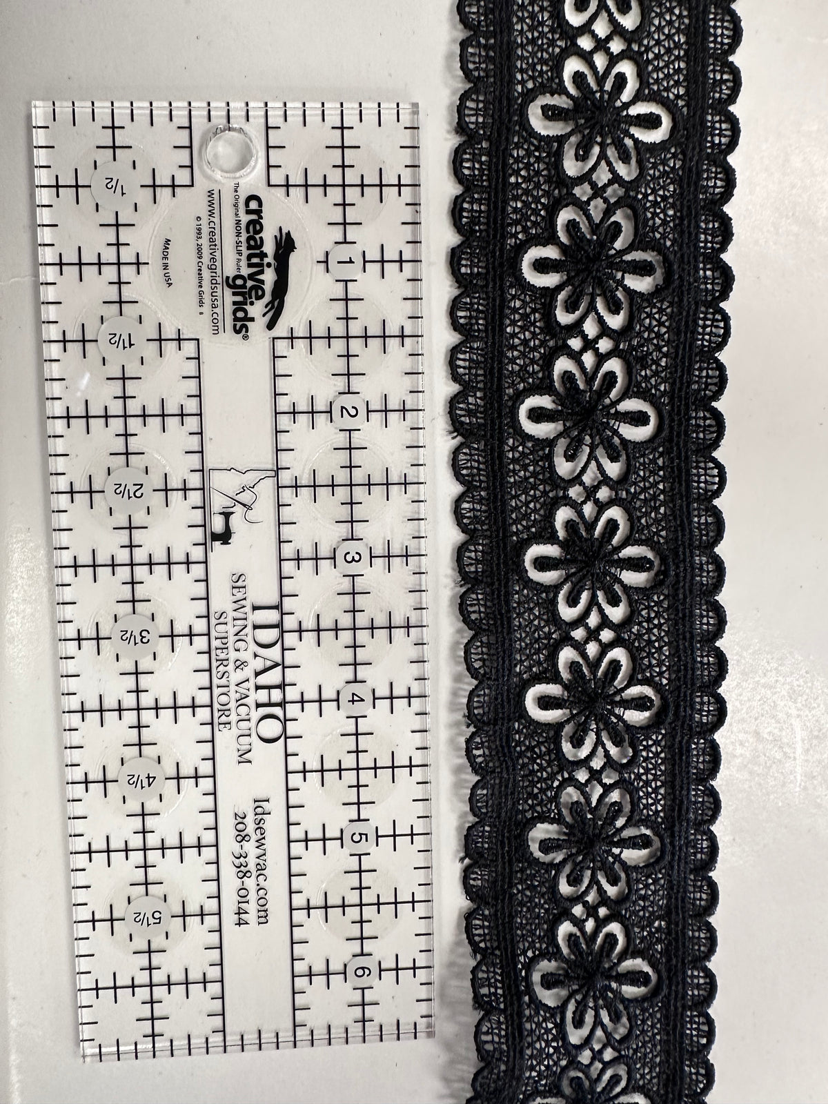 Delicate Lace Trim withFloral Details and Scalloped Edge