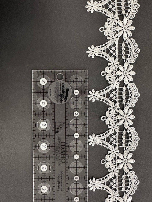 Lace Trim with Peaks White
