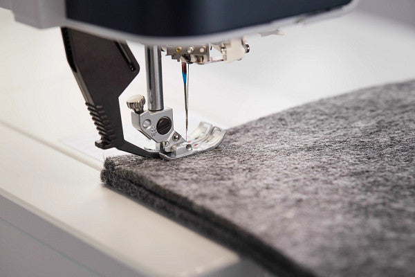 PFAFF® creative performance 950 ~ Sewing & Embroidery Machine